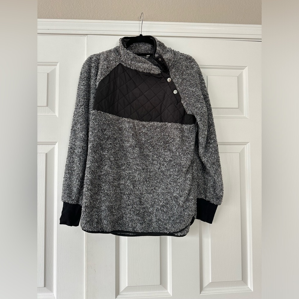 Gray and Black Quilted Pullover
